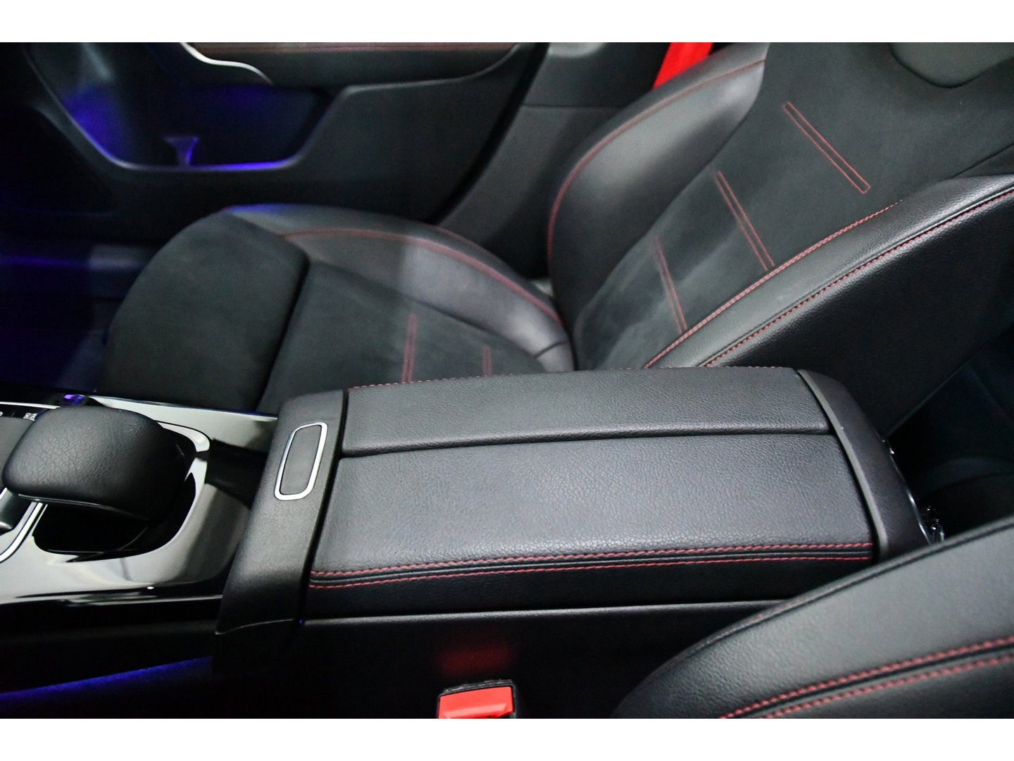 Mercedes-Benz A-Klasse 200 Business Solution AMG, BOMVOL,Pano,Sfeer,Burmester
