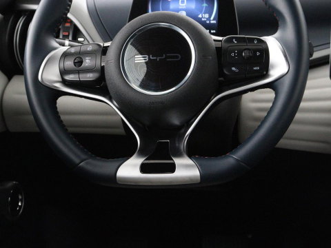 BYD ATTO 3 Comfort 60 kWh | Warmtepomp | 92.5% SOH | 3-Fase | Panoramadak | Adaptive cruise | 360 camera | DAB+ | Carplay | Dodehoek detectie | Leder