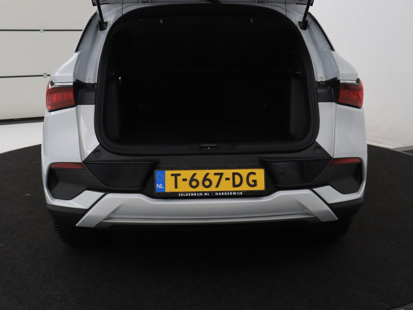 BYD ATTO 3 Comfort 60 kWh | Warmtepomp | 92.5% SOH | 3-Fase | Panoramadak | Adaptive cruise | 360 camera | DAB+ | Carplay | Dodehoek detectie | Leder