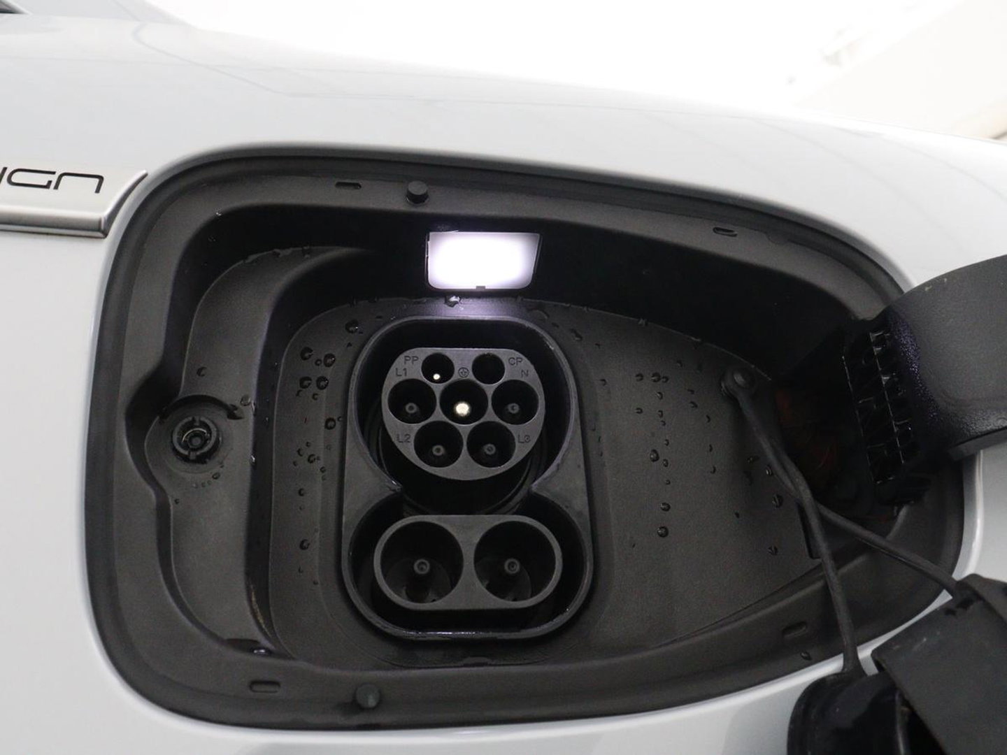 BYD ATTO 3 Comfort 60 kWh | Warmtepomp | 92.5% SOH | 3-Fase | Panoramadak | Adaptive cruise | 360 camera | DAB+ | Carplay | Dodehoek detectie | Leder