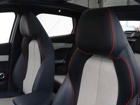 BYD ATTO 3 Comfort 60 kWh | Warmtepomp | 92.5% SOH | 3-Fase | Panoramadak | Adaptive cruise | 360 camera | DAB+ | Carplay | Dodehoek detectie | Leder