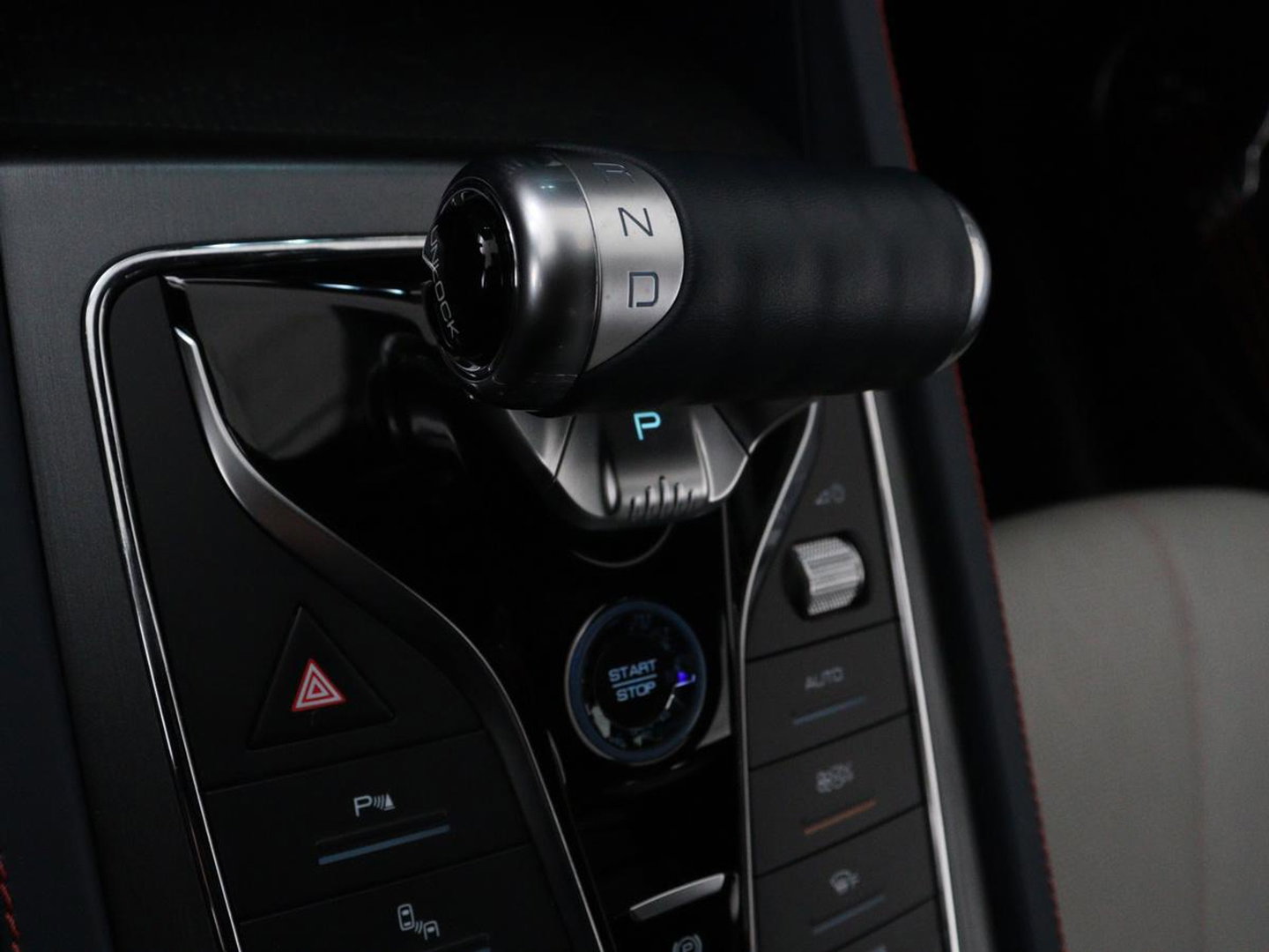 BYD ATTO 3 Comfort 60 kWh | Warmtepomp | 92.5% SOH | 3-Fase | Panoramadak | Adaptive cruise | 360 camera | DAB+ | Carplay | Dodehoek detectie | Leder