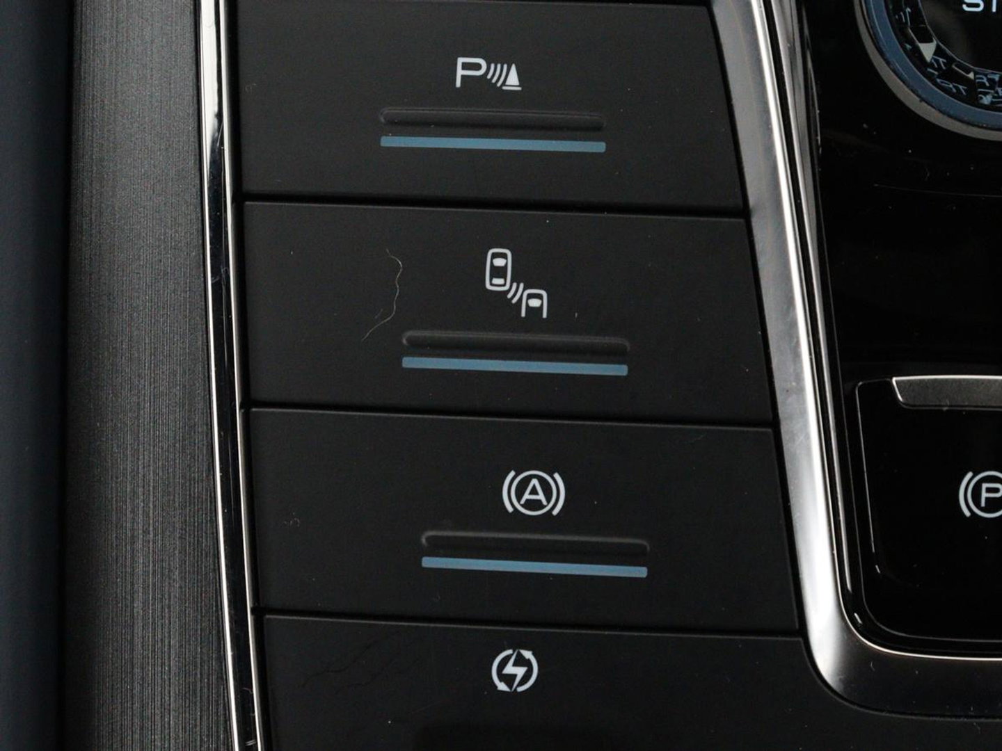 BYD ATTO 3 Comfort 60 kWh | Warmtepomp | 92.5% SOH | 3-Fase | Panoramadak | Adaptive cruise | 360 camera | DAB+ | Carplay | Dodehoek detectie | Leder