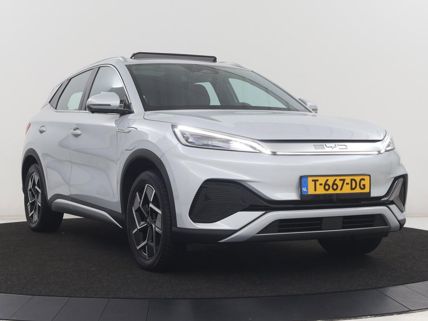 BYD ATTO 3 Comfort 60 kWh | Warmtepomp | 92.5% SOH | 3-Fase | Panoramadak | Adaptive cruise | 360 camera | DAB+ | Carplay | Dodehoek detectie | Leder