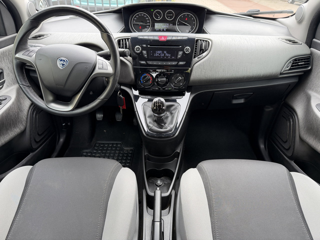 Lancia Ypsilon