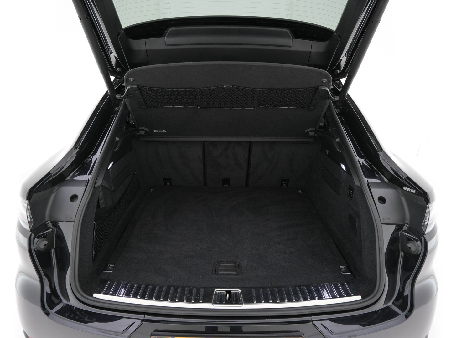 Porsche Cayenne 3.0 E-Hybrid (Plug-in) (INCL.BTW) *PANO | HEAD-UP | LEATHER | ADAPTIVE-CRUISE | FULL-LED | TOP-VIEW | BOSE-SOUND | MEMORY-PACK | SPORT-CHRONO | HEATED-COMFORTSEATS | KEYLESS | NAVI-FULLMAP | PRIVACY-GLASS |  22''AL