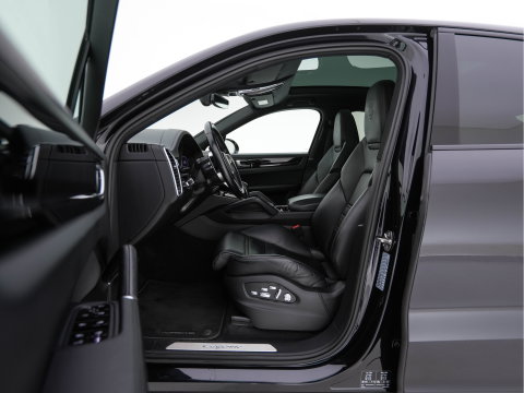 Porsche Cayenne 3.0 E-Hybrid (Plug-in) (INCL.BTW) *PANO | HEAD-UP | LEATHER | ADAPTIVE-CRUISE | FULL-LED | TOP-VIEW | BOSE-SOUND | MEMORY-PACK | SPORT-CHRONO | HEATED-COMFORTSEATS | KEYLESS | NAVI-FULLMAP | PRIVACY-GLASS |  22''AL