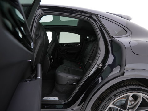 Porsche Cayenne 3.0 E-Hybrid (Plug-in) (INCL.BTW) *PANO | HEAD-UP | LEATHER | ADAPTIVE-CRUISE | FULL-LED | TOP-VIEW | BOSE-SOUND | MEMORY-PACK | SPORT-CHRONO | HEATED-COMFORTSEATS | KEYLESS | NAVI-FULLMAP | PRIVACY-GLASS |  22''AL