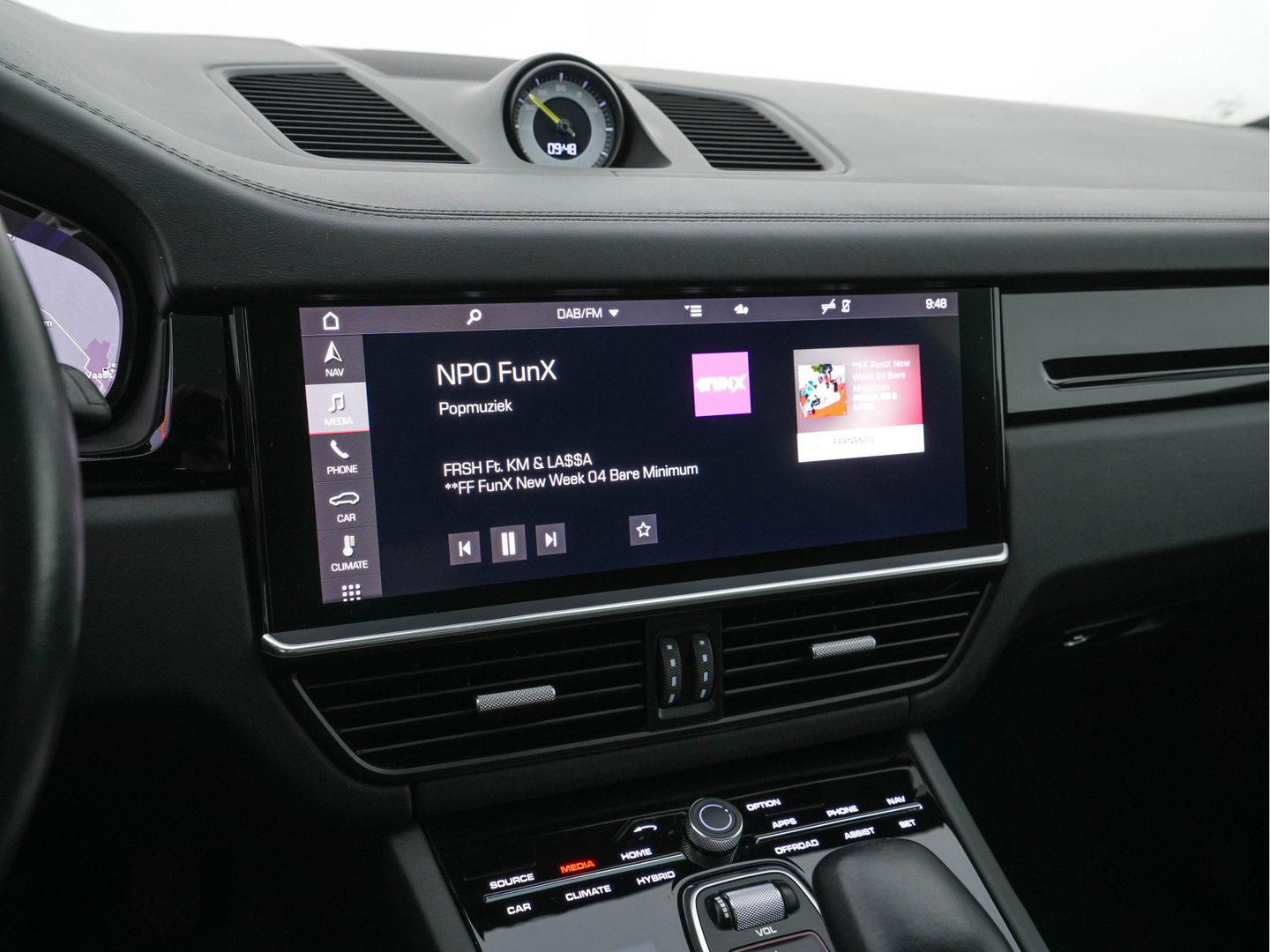 Porsche Cayenne 3.0 E-Hybrid (Plug-in) (INCL.BTW) *PANO | HEAD-UP | LEATHER | ADAPTIVE-CRUISE | FULL-LED | TOP-VIEW | BOSE-SOUND | MEMORY-PACK | SPORT-CHRONO | HEATED-COMFORTSEATS | KEYLESS | NAVI-FULLMAP | PRIVACY-GLASS |  22''AL