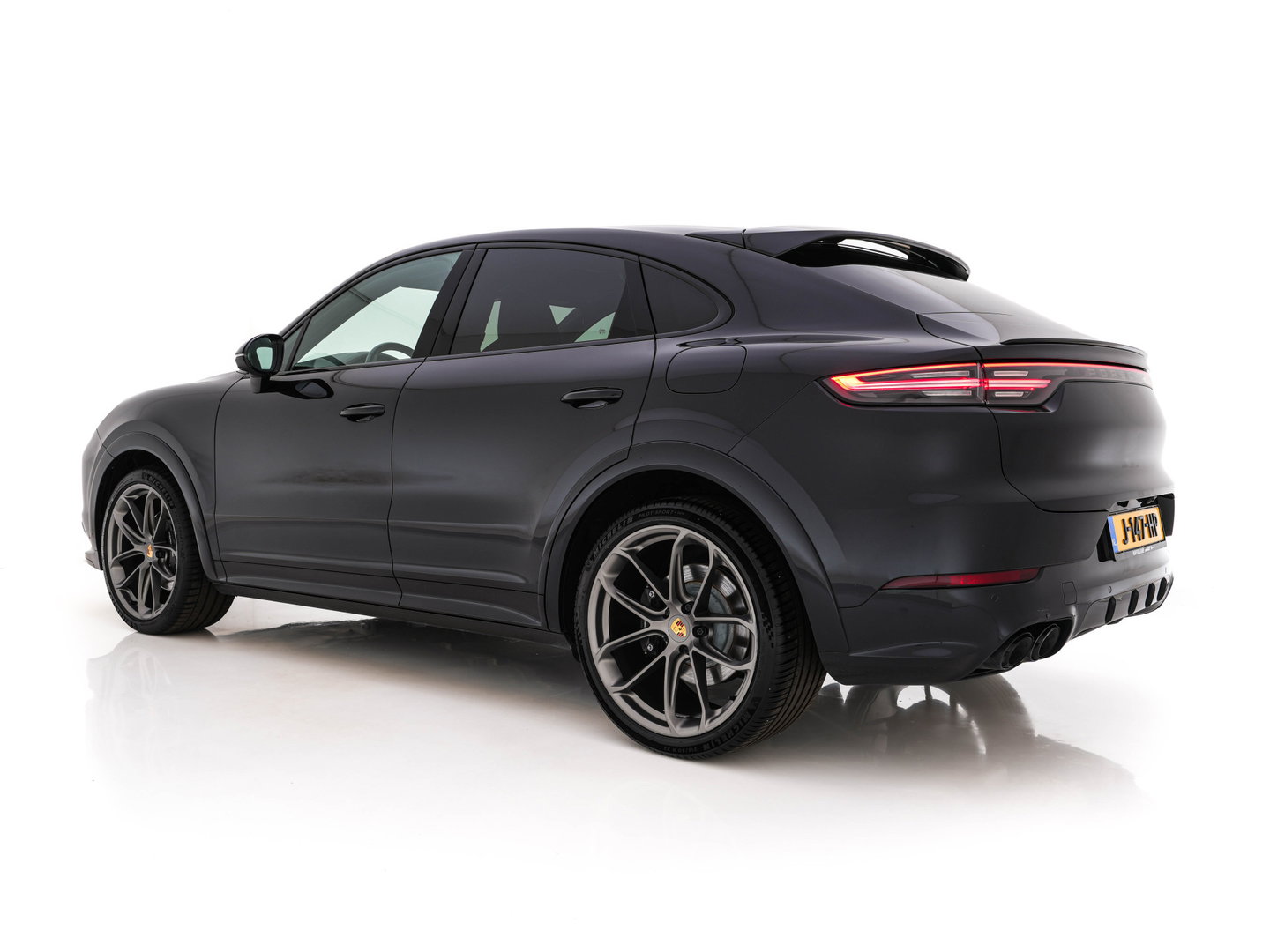 Porsche Cayenne 3.0 E-Hybrid (Plug-in) (INCL.BTW) *PANO | HEAD-UP | LEATHER | ADAPTIVE-CRUISE | FULL-LED | TOP-VIEW | BOSE-SOUND | MEMORY-PACK | SPORT-CHRONO | HEATED-COMFORTSEATS | KEYLESS | NAVI-FULLMAP | PRIVACY-GLASS |  22''AL
