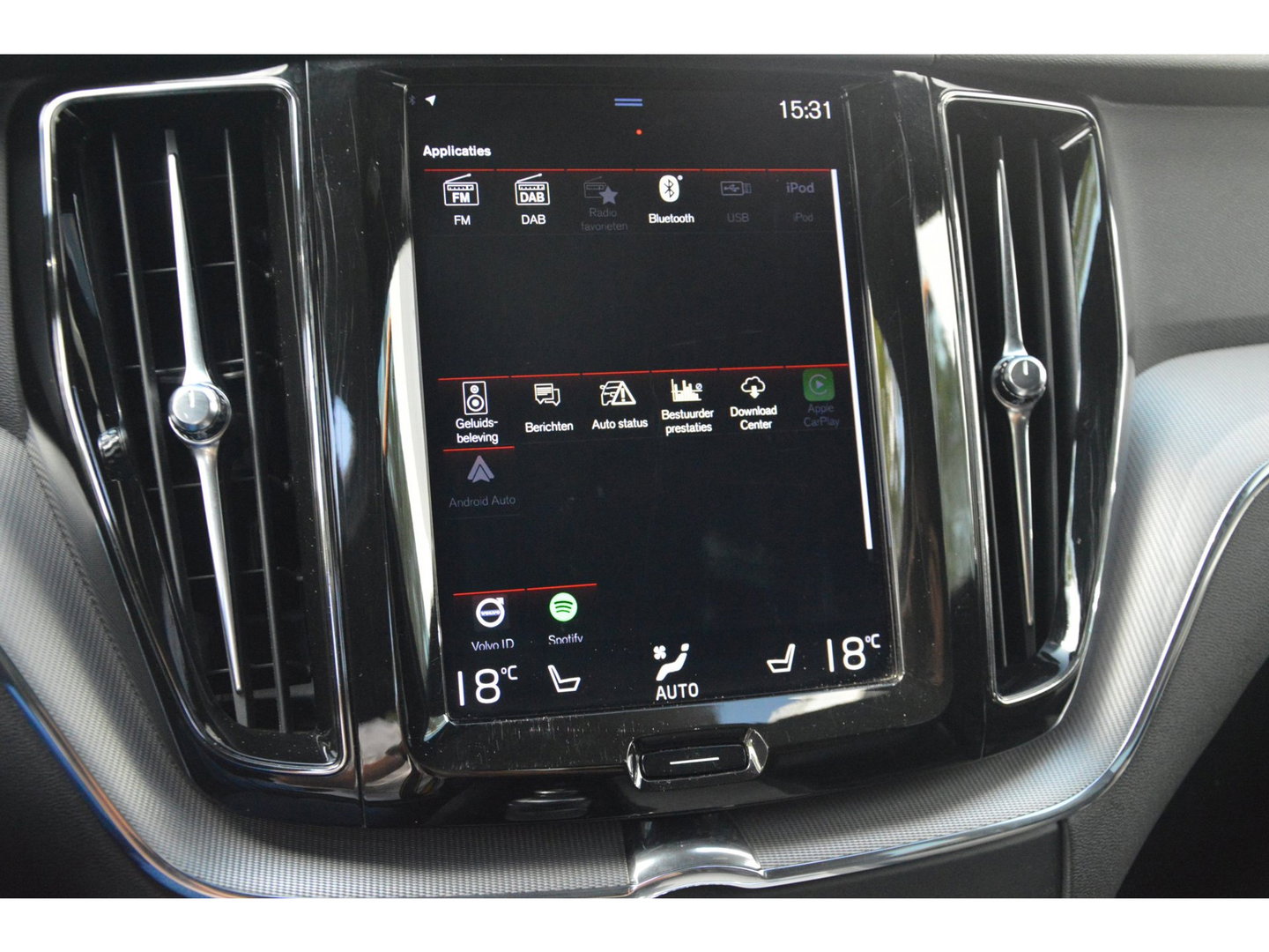 Volvo XC60 T8 Hybride AWD R-Design | Geventileerde stoelen | Panoramadak | Harman/Kardon | 360° Camera | BLIS |