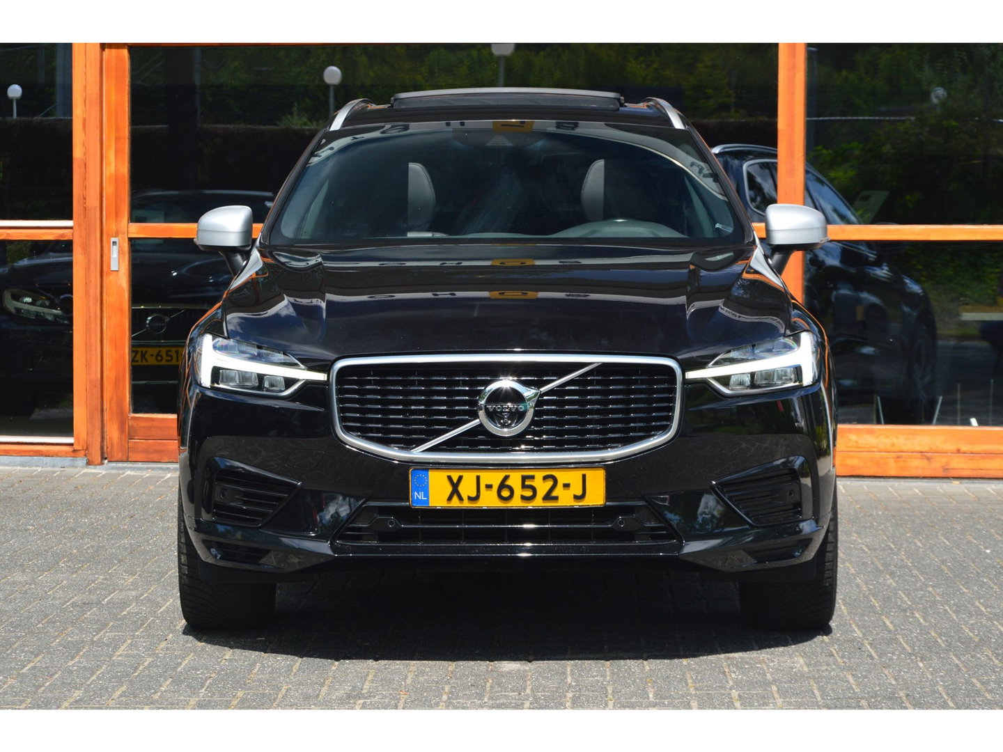 Volvo XC60 T8 Hybride AWD R-Design | Geventileerde stoelen | Panoramadak | Harman/Kardon | 360° Camera | BLIS |