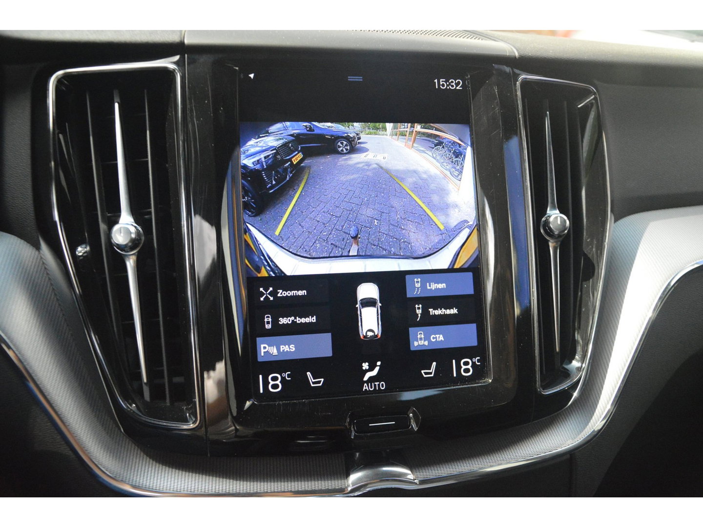 Volvo XC60 T8 Hybride AWD R-Design | Geventileerde stoelen | Panoramadak | Harman/Kardon | 360° Camera | BLIS |
