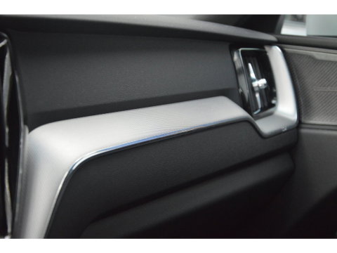 Volvo XC60 T8 Hybride AWD R-Design | Geventileerde stoelen | Panoramadak | Harman/Kardon | 360° Camera | BLIS |