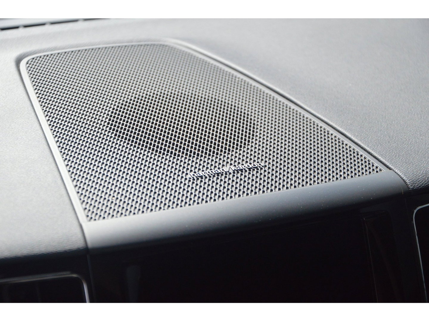 Volvo XC60 T8 Hybride AWD R-Design | Geventileerde stoelen | Panoramadak | Harman/Kardon | 360° Camera | BLIS |
