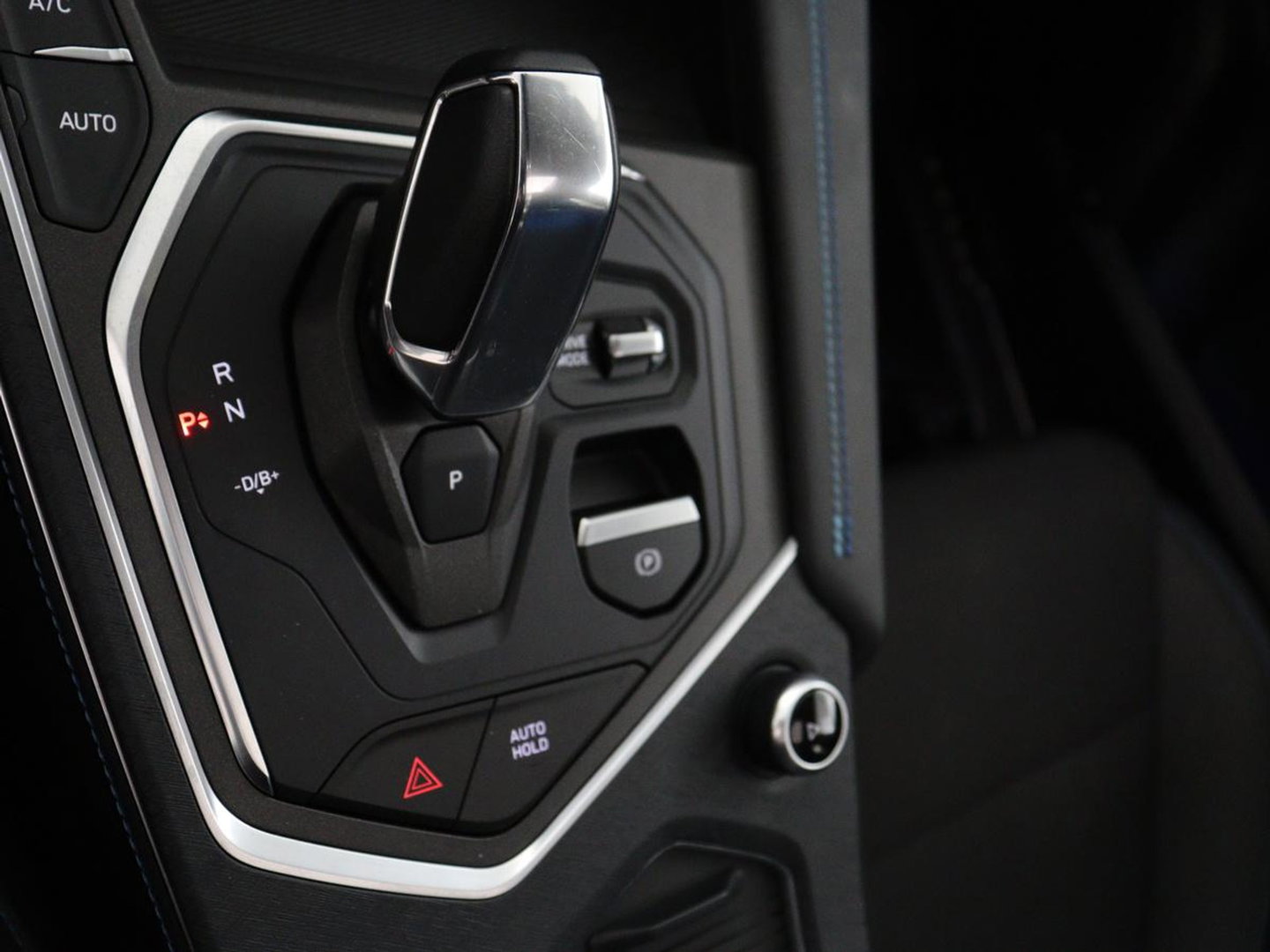 Lynk & Co 01 1.5 | SOH 97.3% |Panoramadak | 360 camera | Memory | SOH 97.3% |Panoramadak | 360 camera | Memory | Adaptive cruise | Stoelverwarming | Carplay | Climate control | Dodehoek detectie | Infinity sound |
