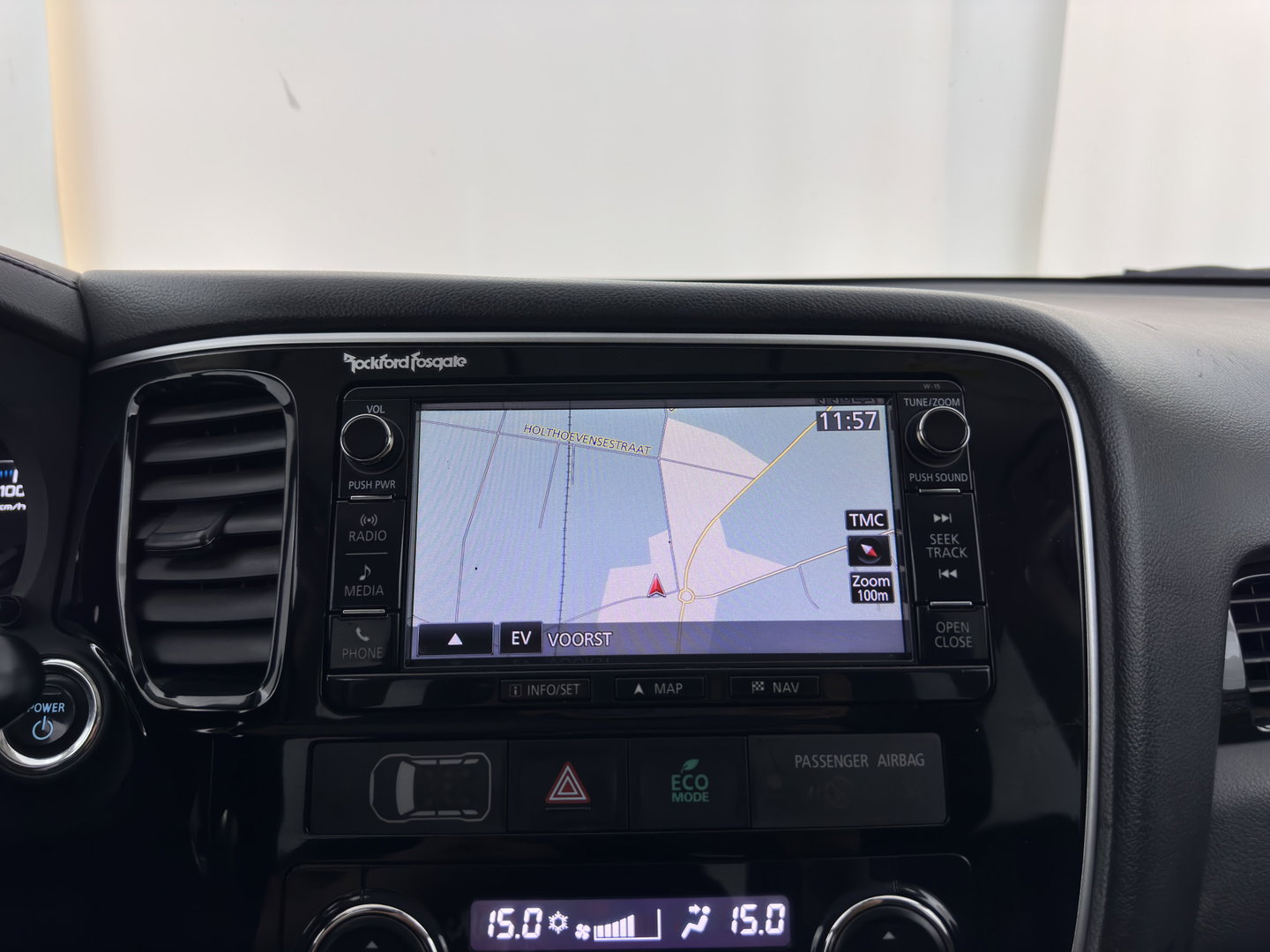 Mitsubishi Outlander 2.0 PHEV Executive Edition Aut. *LEATHER-MICROFIBRE | NAVI-FULLMAP | KEYLESS | HEATED-COMFORTSEATS | ECC | SHIFTPADDLES | PDC | CRUISE | PRIVACY-GLASS | TOWBAR | 18''ALU*