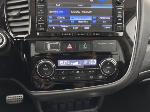 Mitsubishi Outlander 2.0 PHEV Executive Edition Aut. *LEATHER-MICROFIBRE | NAVI-FULLMAP | KEYLESS | HEATED-COMFORTSEATS | ECC | SHIFTPADDLES | PDC | CRUISE | PRIVACY-GLASS | TOWBAR | 18''ALU*