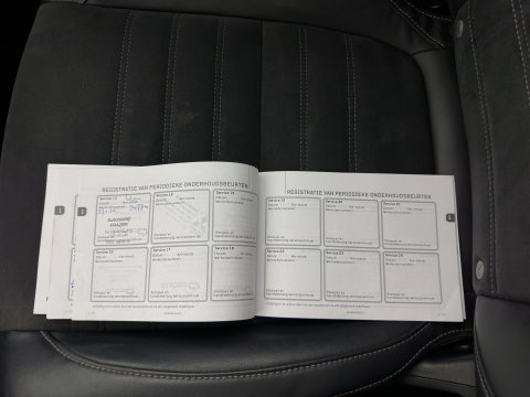 Mitsubishi Outlander 2.0 PHEV Executive Edition Aut. *LEATHER-MICROFIBRE | NAVI-FULLMAP | KEYLESS | HEATED-COMFORTSEATS | ECC | SHIFTPADDLES | PDC | CRUISE | PRIVACY-GLASS | TOWBAR | 18''ALU*