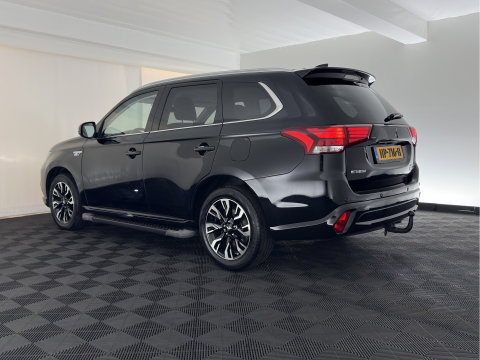 Mitsubishi Outlander 2.0 PHEV Executive Edition Aut. *LEATHER-MICROFIBRE | NAVI-FULLMAP | KEYLESS | HEATED-COMFORTSEATS | ECC | SHIFTPADDLES | PDC | CRUISE | PRIVACY-GLASS | TOWBAR | 18''ALU*