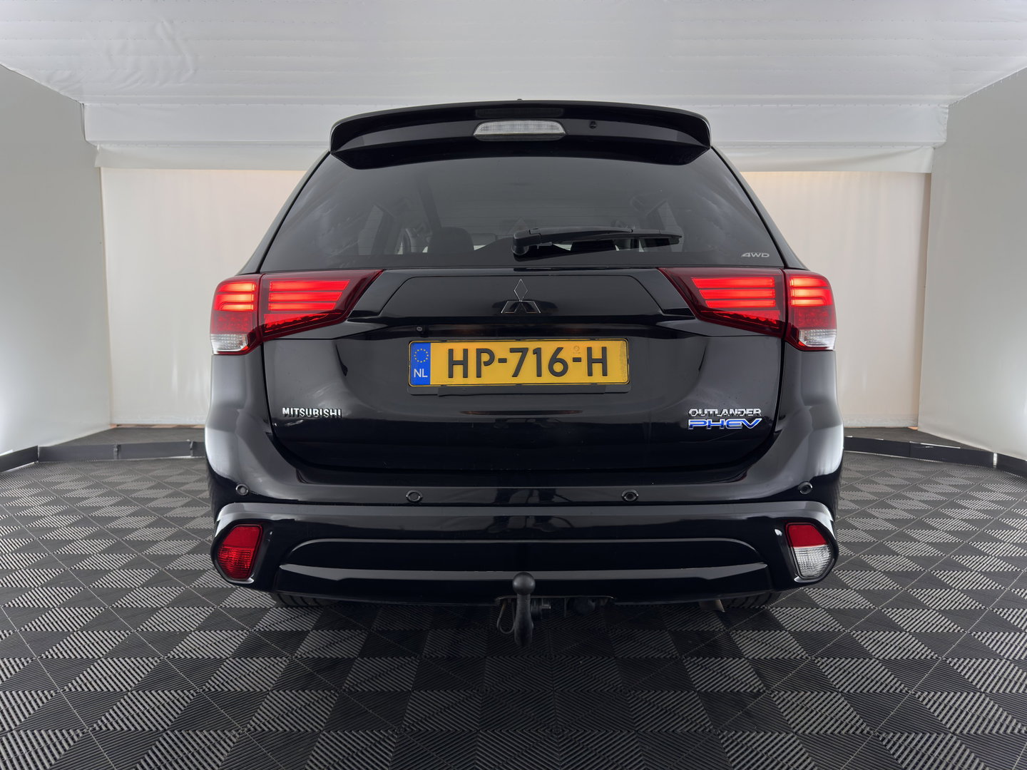 Mitsubishi Outlander 2.0 PHEV Executive Edition Aut. *LEATHER-MICROFIBRE | NAVI-FULLMAP | KEYLESS | HEATED-COMFORTSEATS | ECC | SHIFTPADDLES | PDC | CRUISE | PRIVACY-GLASS | TOWBAR | 18''ALU*