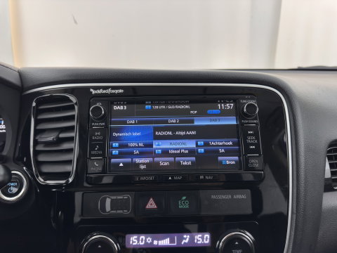 Mitsubishi Outlander 2.0 PHEV Executive Edition Aut. *LEATHER-MICROFIBRE | NAVI-FULLMAP | KEYLESS | HEATED-COMFORTSEATS | ECC | SHIFTPADDLES | PDC | CRUISE | PRIVACY-GLASS | TOWBAR | 18''ALU*