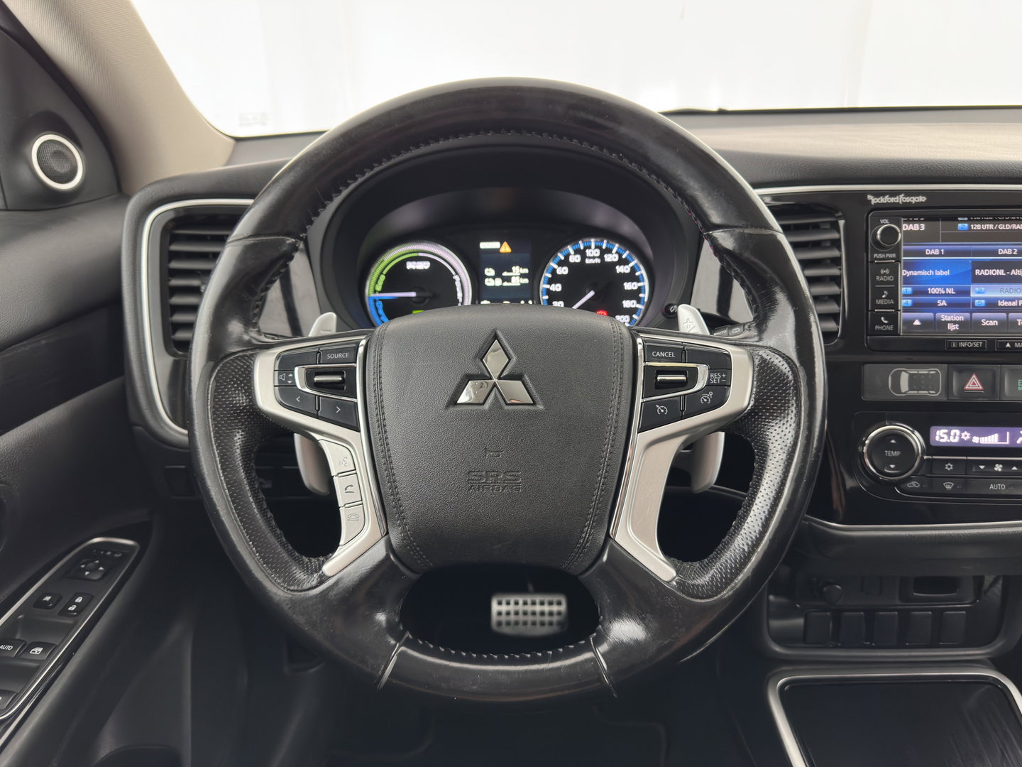 Mitsubishi Outlander 2.0 PHEV Executive Edition Aut. *LEATHER-MICROFIBRE | NAVI-FULLMAP | KEYLESS | HEATED-COMFORTSEATS | ECC | SHIFTPADDLES | PDC | CRUISE | PRIVACY-GLASS | TOWBAR | 18''ALU*