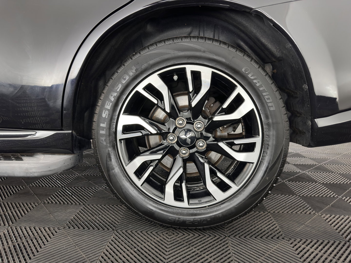 Mitsubishi Outlander 2.0 PHEV Executive Edition Aut. *LEATHER-MICROFIBRE | NAVI-FULLMAP | KEYLESS | HEATED-COMFORTSEATS | ECC | SHIFTPADDLES | PDC | CRUISE | PRIVACY-GLASS | TOWBAR | 18''ALU*