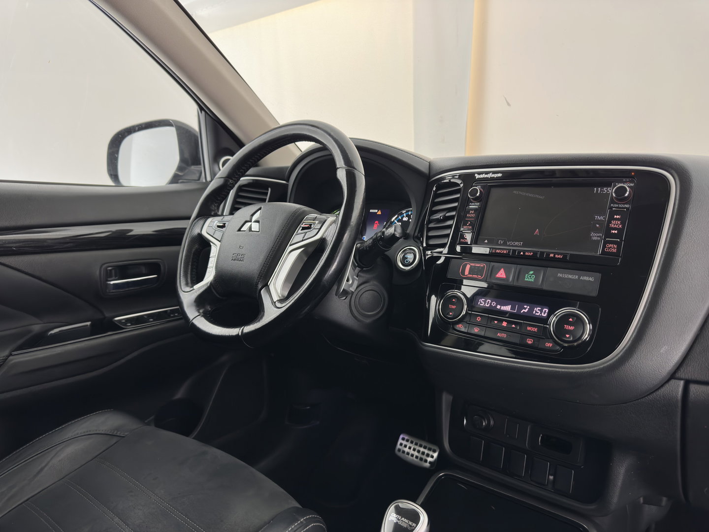 Mitsubishi Outlander 2.0 PHEV Executive Edition Aut. *LEATHER-MICROFIBRE | NAVI-FULLMAP | KEYLESS | HEATED-COMFORTSEATS | ECC | SHIFTPADDLES | PDC | CRUISE | PRIVACY-GLASS | TOWBAR | 18''ALU*