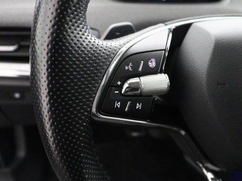Škoda Enyaq iV 60 | SOH 92.1% | Trekhaak | Stuur/stoel verwarming | Half Leder | Cruise control | Camera | Carplay | Standkachel | Sfeerverlichting | 21''