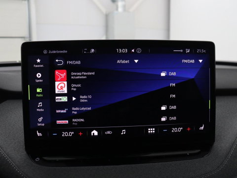 Škoda Enyaq iV 60 | SOH 92.1% | Trekhaak | Stuur/stoel verwarming | Half Leder | Cruise control | Camera | Carplay | Standkachel | Sfeerverlichting | 21''