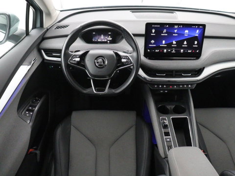 Škoda Enyaq iV 60 | SOH 92.1% | Trekhaak | Stuur/stoel verwarming | Half Leder | Cruise control | Camera | Carplay | Standkachel | Sfeerverlichting | 21''