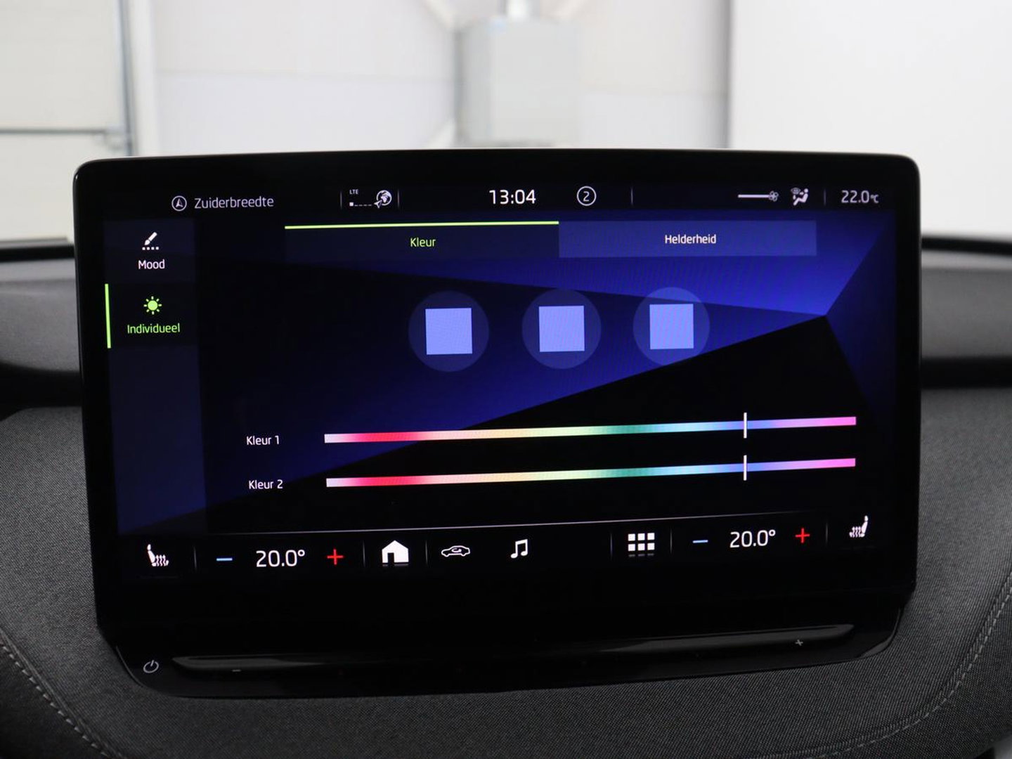 Škoda Enyaq iV 60 | SOH 92.1% | Trekhaak | Stuur/stoel verwarming | Half Leder | Cruise control | Camera | Carplay | Standkachel | Sfeerverlichting | 21''