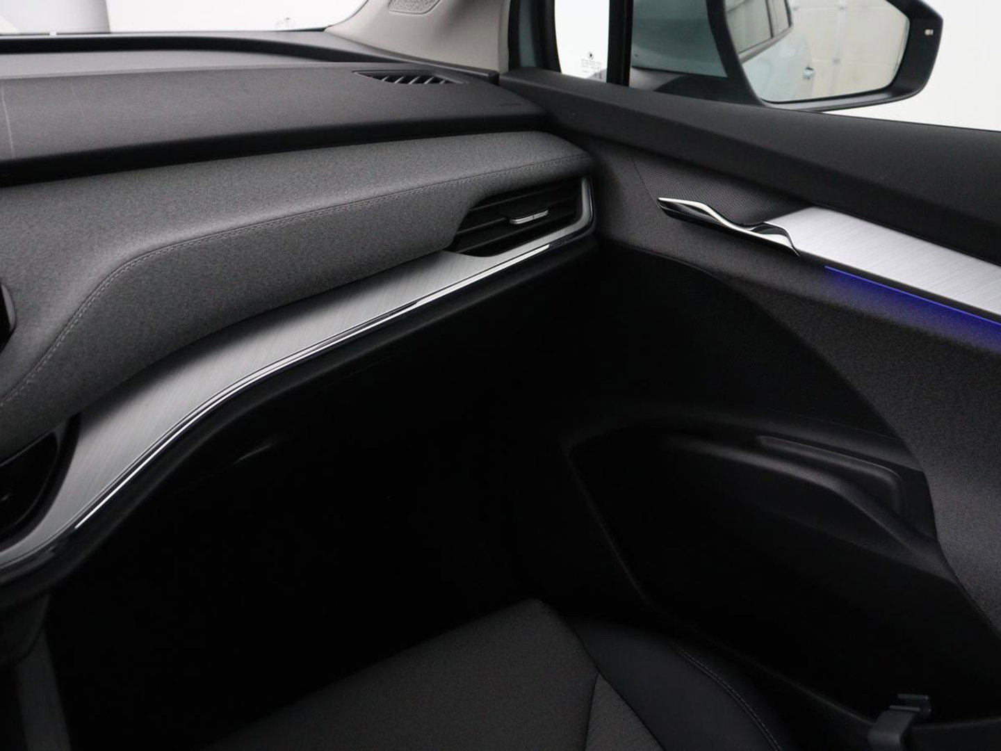 Škoda Enyaq iV 60 | SOH 92.1% | Trekhaak | Stuur/stoel verwarming | Half Leder | Cruise control | Camera | Carplay | Standkachel | Sfeerverlichting | 21''