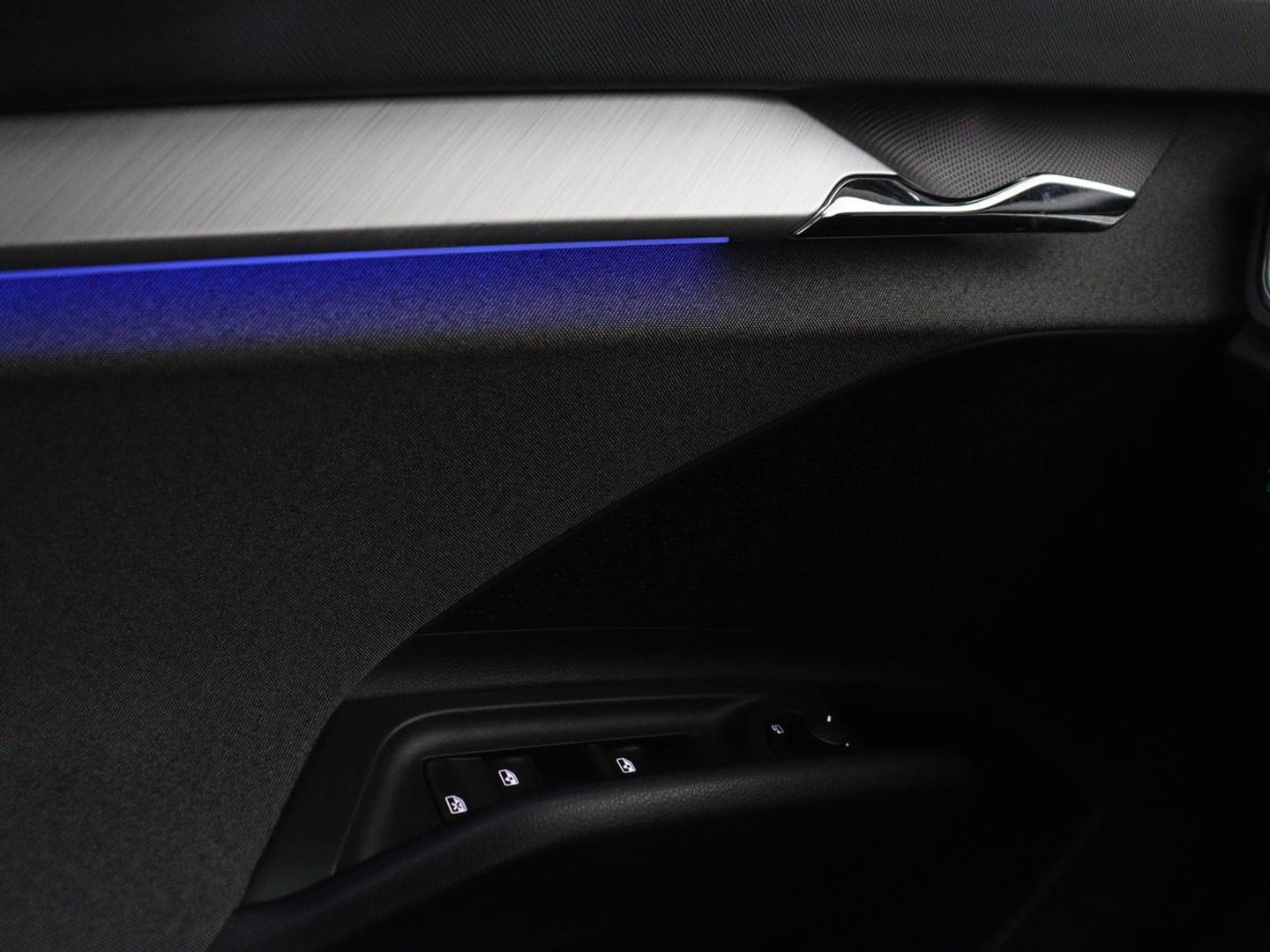 Škoda Enyaq iV 60 | SOH 92.1% | Trekhaak | Stuur/stoel verwarming | Half Leder | Cruise control | Camera | Carplay | Standkachel | Sfeerverlichting | 21''