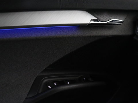 Škoda Enyaq iV 60 | SOH 92.1% | Trekhaak | Stuur/stoel verwarming | Half Leder | Cruise control | Camera | Carplay | Standkachel | Sfeerverlichting | 21''