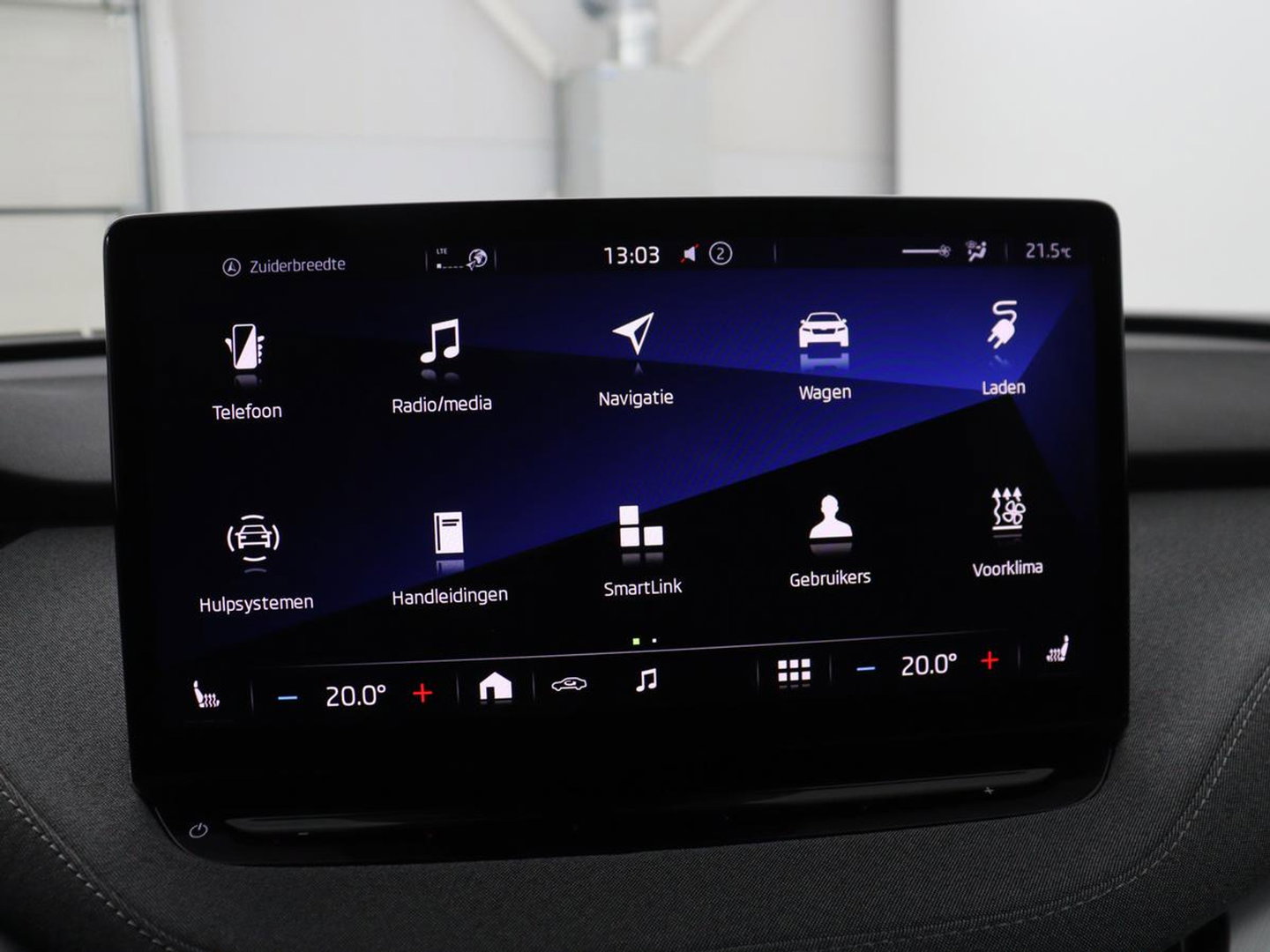 Škoda Enyaq iV 60 | SOH 92.1% | Trekhaak | Stuur/stoel verwarming | Half Leder | Cruise control | Camera | Carplay | Standkachel | Sfeerverlichting | 21''