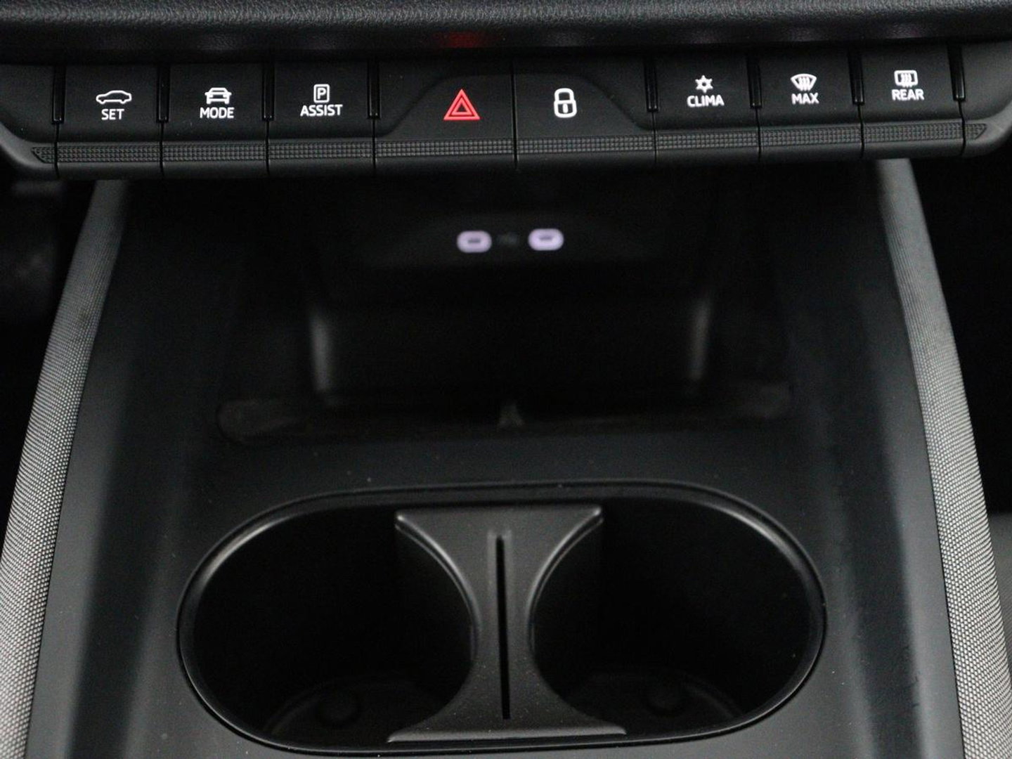 Škoda Enyaq iV 60 | SOH 92.1% | Trekhaak | Stuur/stoel verwarming | Half Leder | Cruise control | Camera | Carplay | Standkachel | Sfeerverlichting | 21''