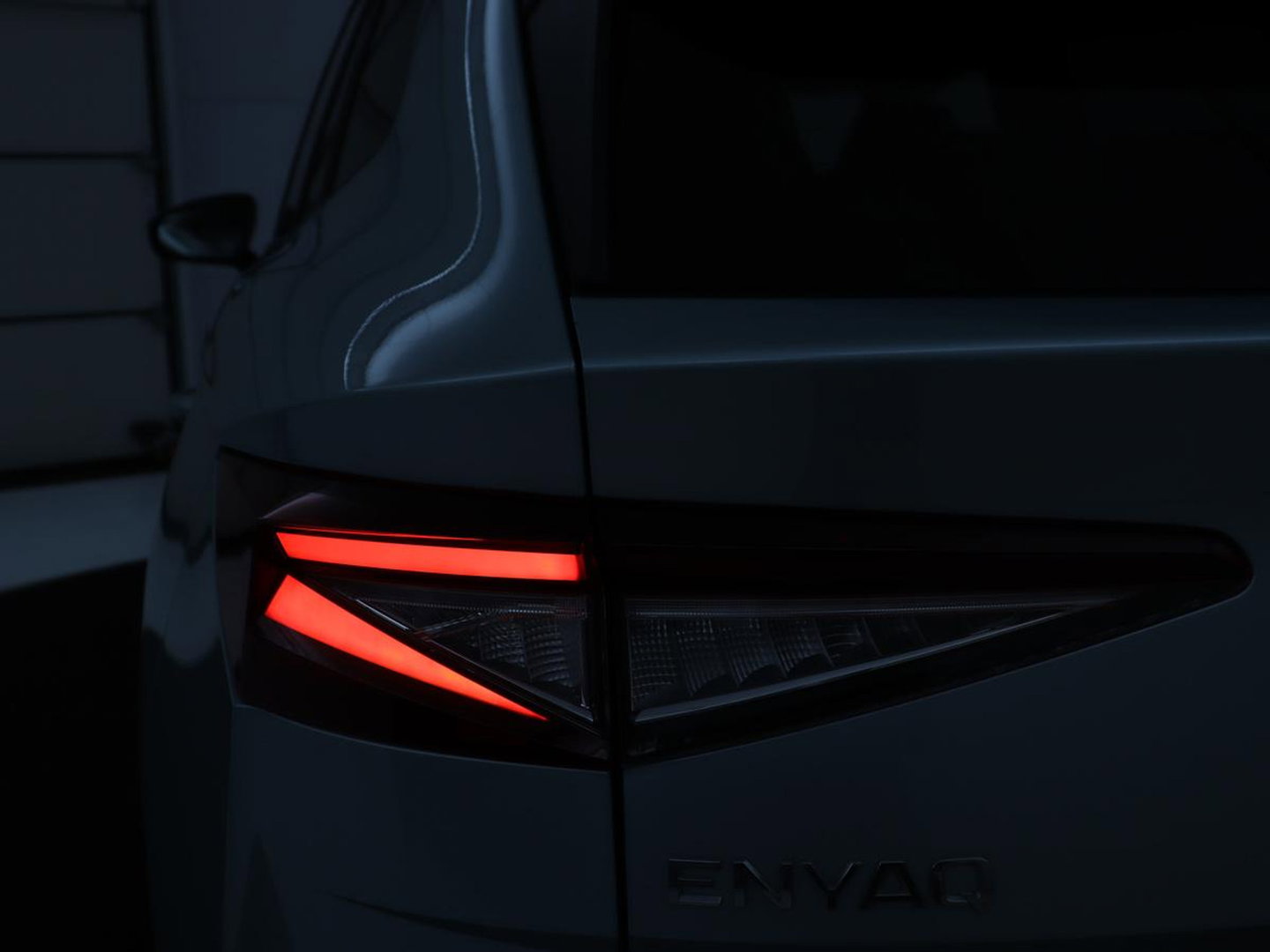 Škoda Enyaq iV 60 | SOH 92.1% | Trekhaak | Stuur/stoel verwarming | Half Leder | Cruise control | Camera | Carplay | Standkachel | Sfeerverlichting | 21''