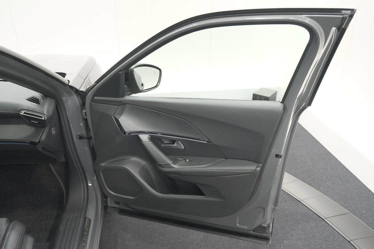 Peugeot e-2008
