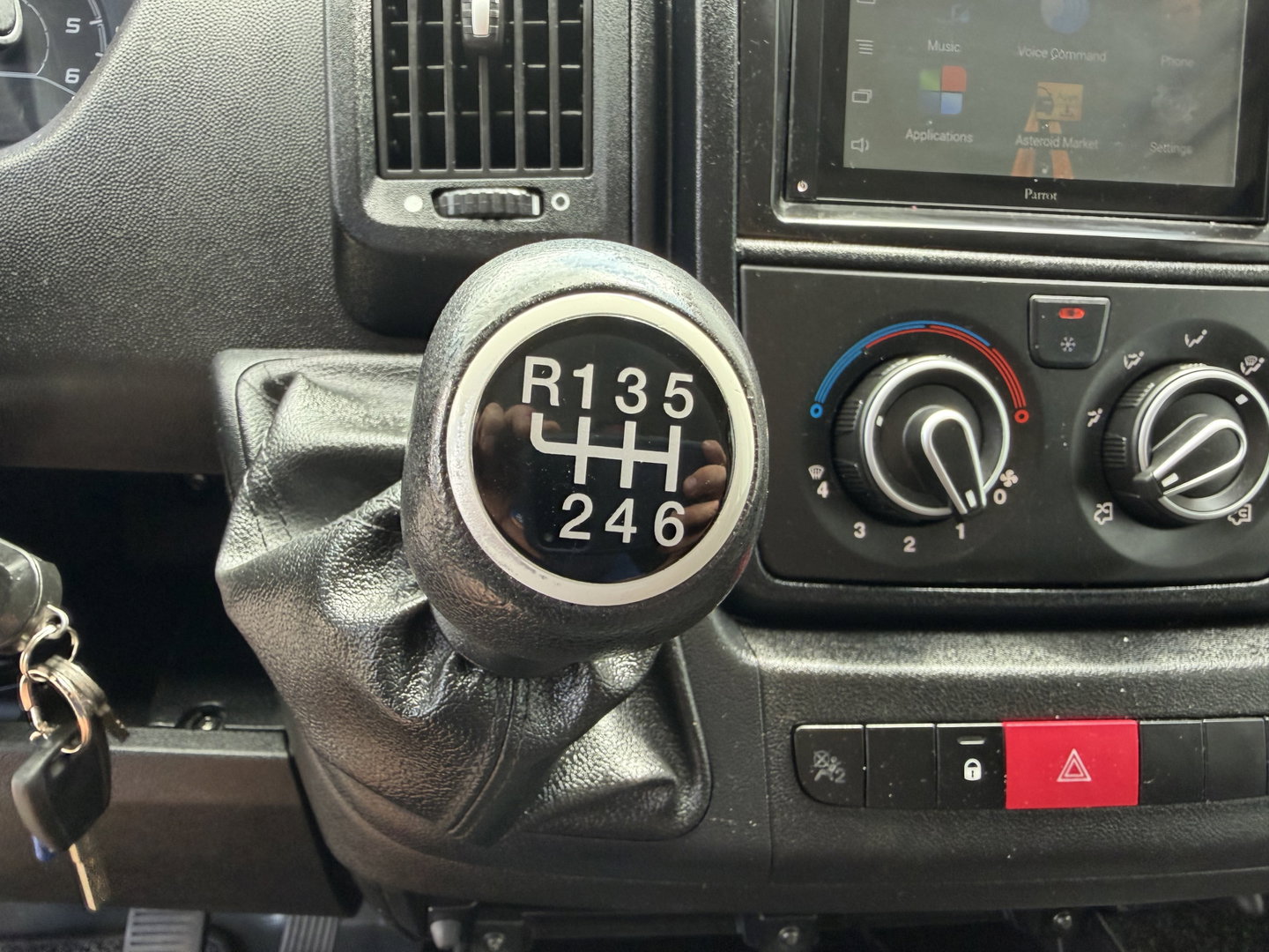 Citroën Jumper 35 2.2 HDI L3 bakwagen met laadklep / vaste prijs rijklaar € 15.950 ex btw / airco / lease vanaf € 296 / cruise control / bijrijdersbank / Parrot radio met usb en achteruit rijcamera !