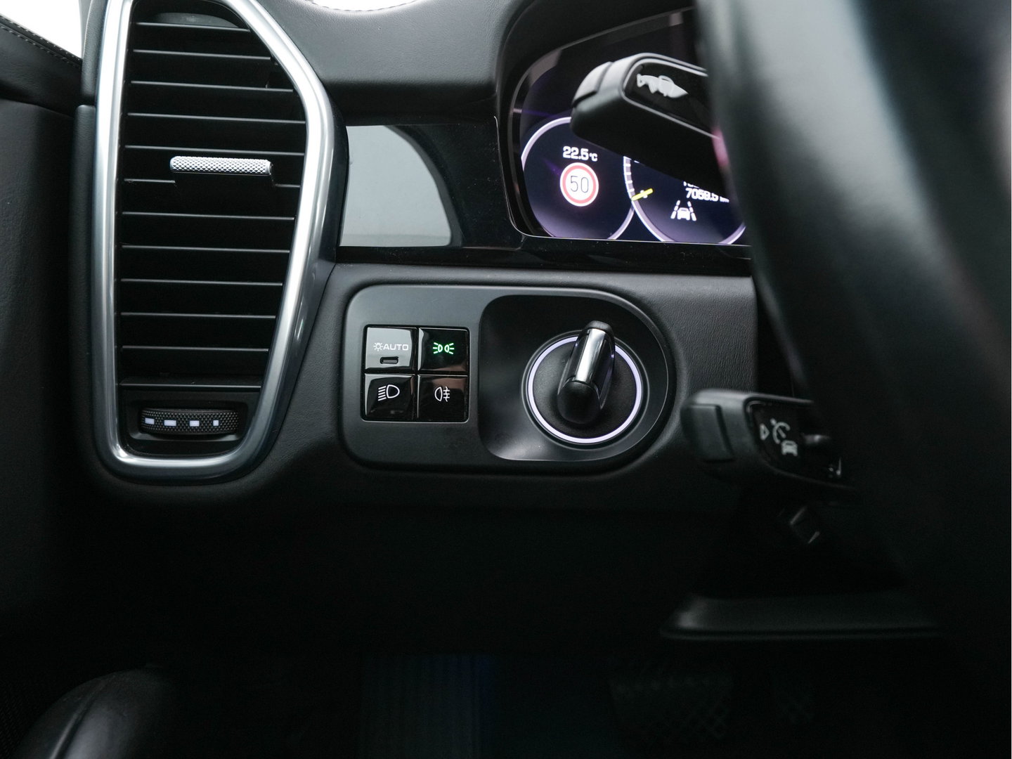 Porsche Cayenne 3.0 E-Hybrid (Plug-in) (INCL.BTW) *PANO | HEAD-UP | LEATHER | ADAPTIVE-CRUISE | FULL-LED | TOP-VIEW | BOSE-SOUND | MEMORY-PACK | SPORT-CHRONO | HEATED-COMFORTSEATS | KEYLESS | NAVI-FULLMAP | PRIVACY-GLASS |  22''AL