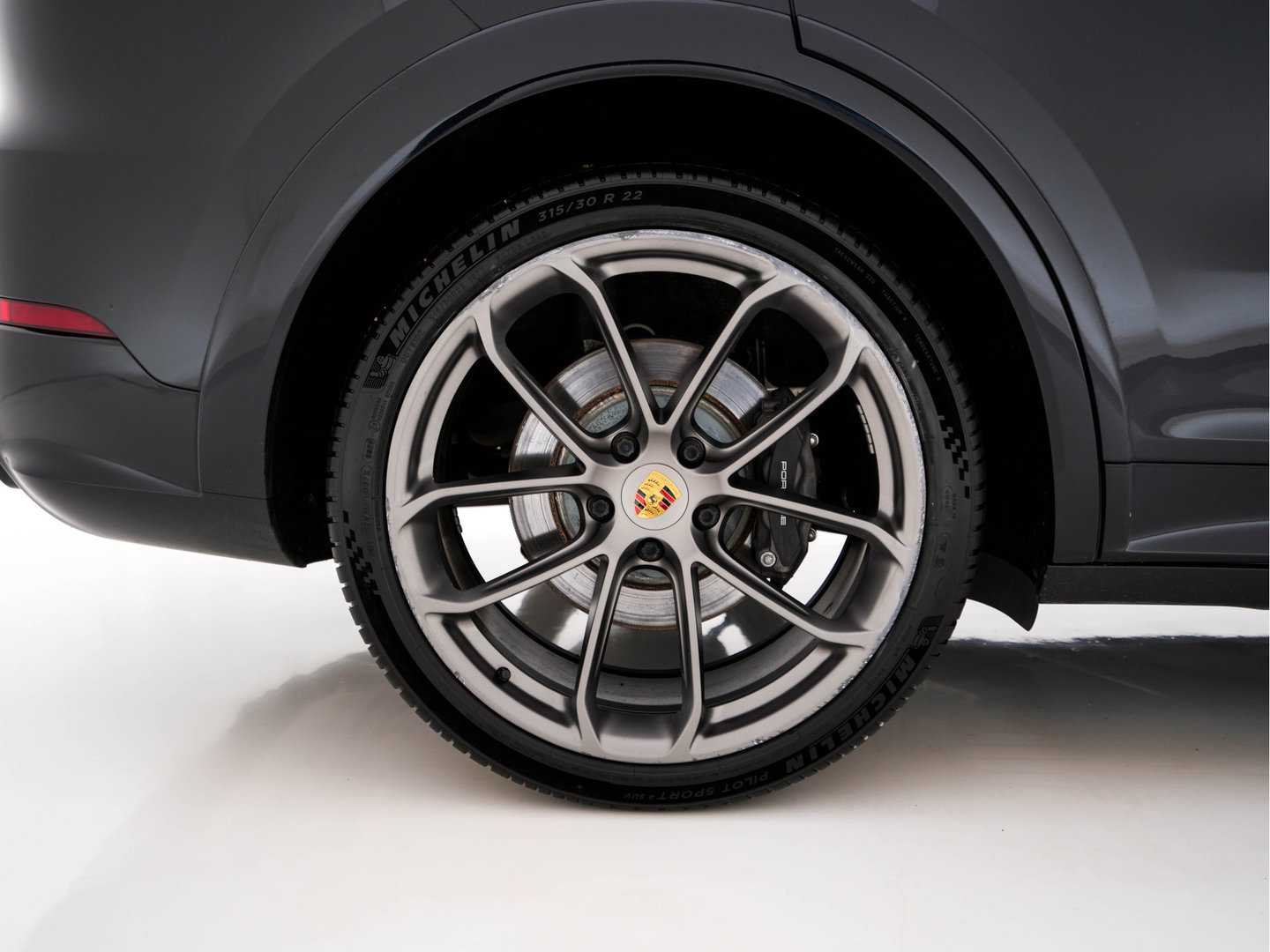 Porsche Cayenne 3.0 E-Hybrid (Plug-in) (INCL.BTW) *PANO | HEAD-UP | LEATHER | ADAPTIVE-CRUISE | FULL-LED | TOP-VIEW | BOSE-SOUND | MEMORY-PACK | SPORT-CHRONO | HEATED-COMFORTSEATS | KEYLESS | NAVI-FULLMAP | PRIVACY-GLASS |  22''AL