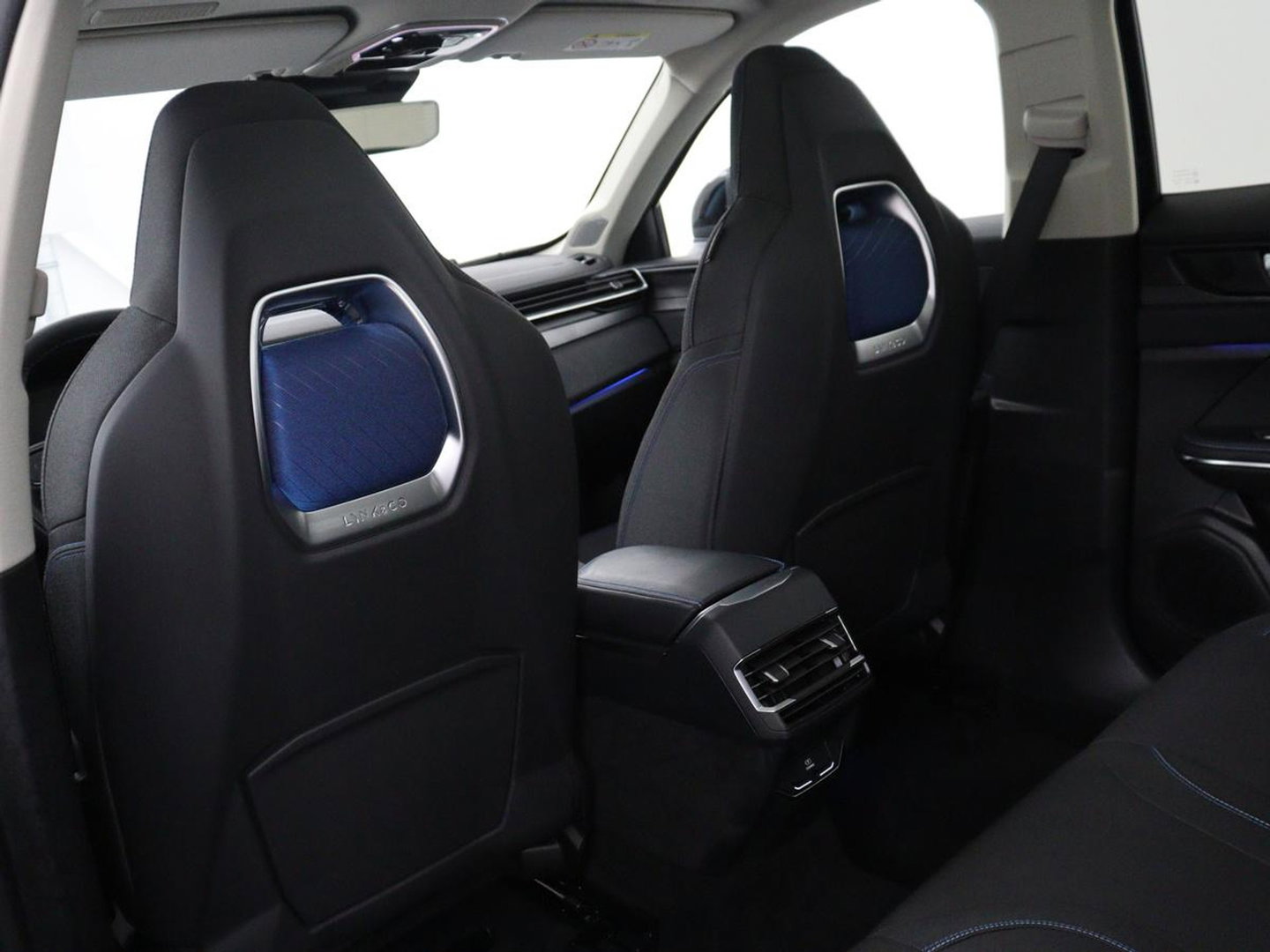 Lynk & Co 01 1.5 | SOH 97.3% |Panoramadak | 360 camera | Memory | SOH 97.3% |Panoramadak | 360 camera | Memory | Adaptive cruise | Stoelverwarming | Carplay | Climate control | Dodehoek detectie | Infinity sound |
