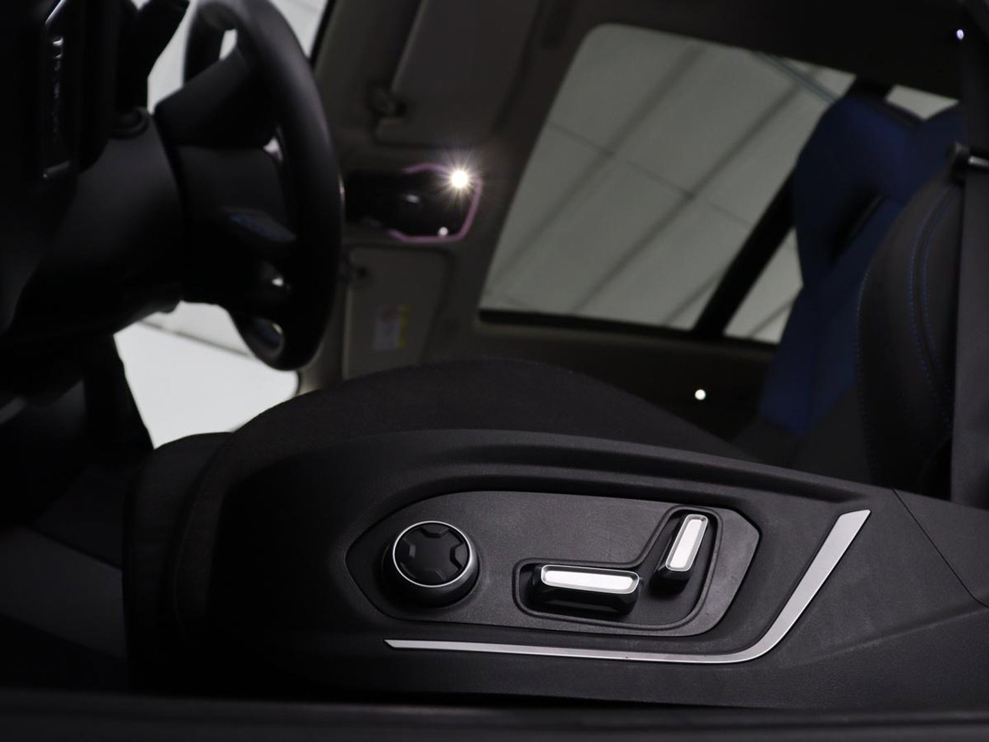 Lynk & Co 01 1.5 | SOH 97.3% |Panoramadak | 360 camera | Memory | SOH 97.3% |Panoramadak | 360 camera | Memory | Adaptive cruise | Stoelverwarming | Carplay | Climate control | Dodehoek detectie | Infinity sound |