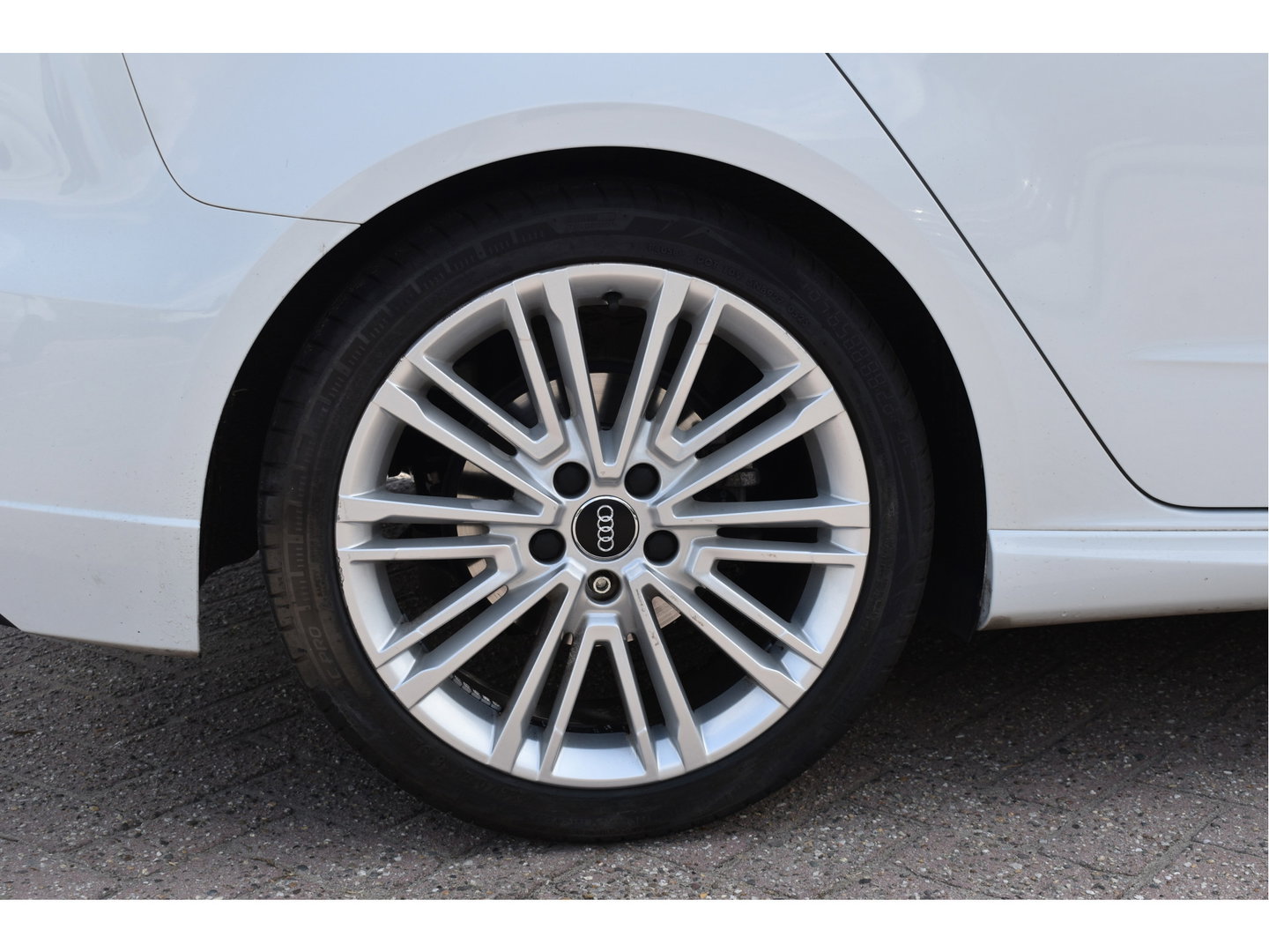Audi A3 Sportback 1.5 TFSI CoD Sport S Line Edition ,ORGINEEL NEDERLANDSE AUTO , BOEKJES,NAP EN ONDERHOUDSHISTORIE
