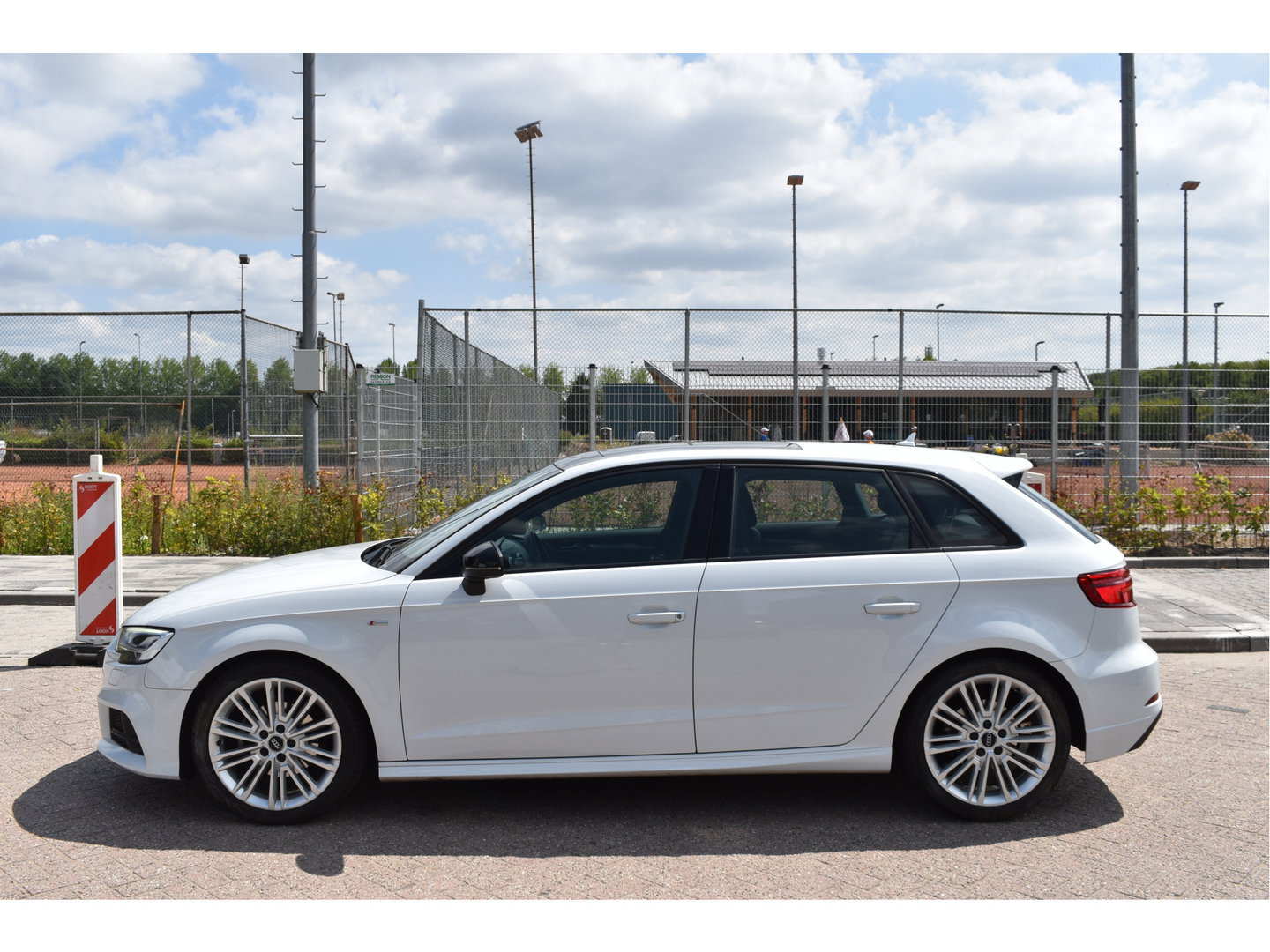Audi A3 Sportback 1.5 TFSI CoD Sport S Line Edition ,ORGINEEL NEDERLANDSE AUTO , BOEKJES,NAP EN ONDERHOUDSHISTORIE
