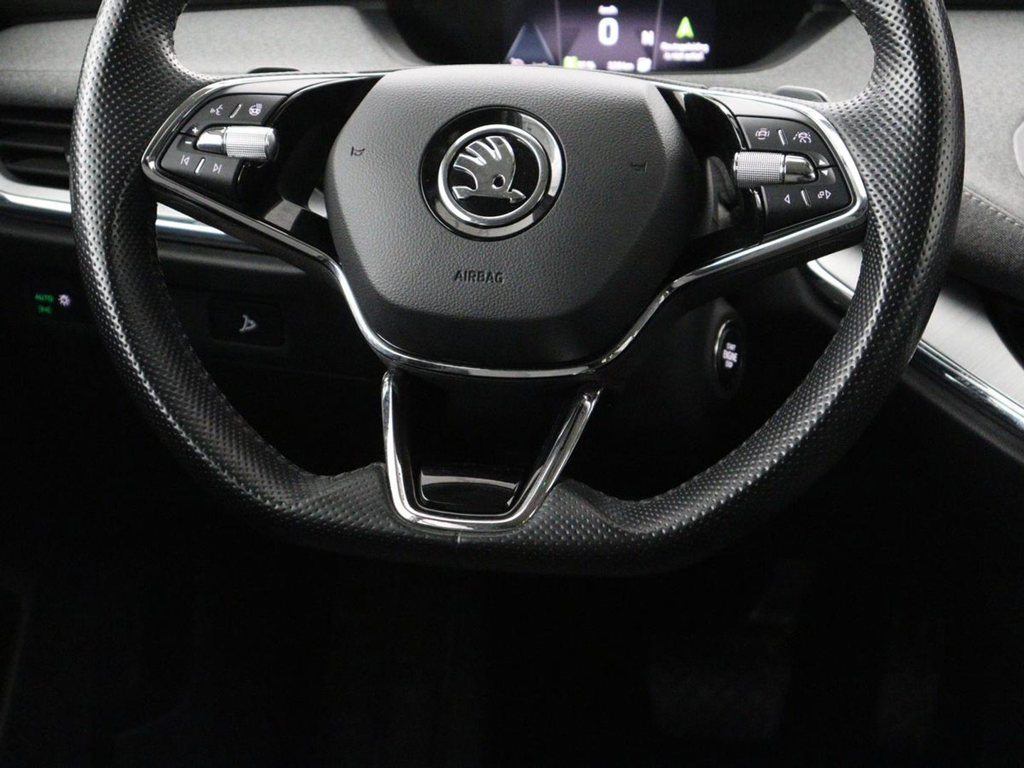 Škoda Enyaq iV 60 | SOH 92.1% | Trekhaak | Stuur/stoel verwarming | Half Leder | Cruise control | Camera | Carplay | Standkachel | Sfeerverlichting | 21''