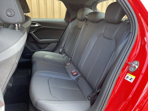 Audi A1 Sportback 25 TFSI S edition | Apple Carplay | Airconditioning | Lane Assist | Cruise Control | Front Assist |