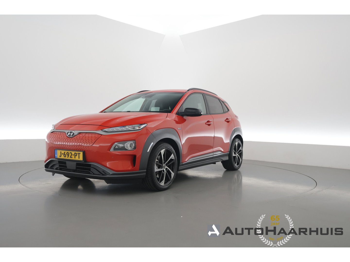 Hyundai KONA EV Premium 64 kWh | Rijklaar ! |SOH 96.6% | Warmtepomp | HUD | Krell | Adapt. Cruise | Camera | Stoel- Stuurverw. | Keyless | Leder